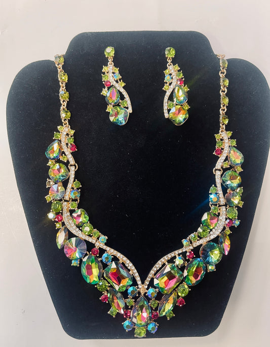emerald-green-necklace set/with earrings